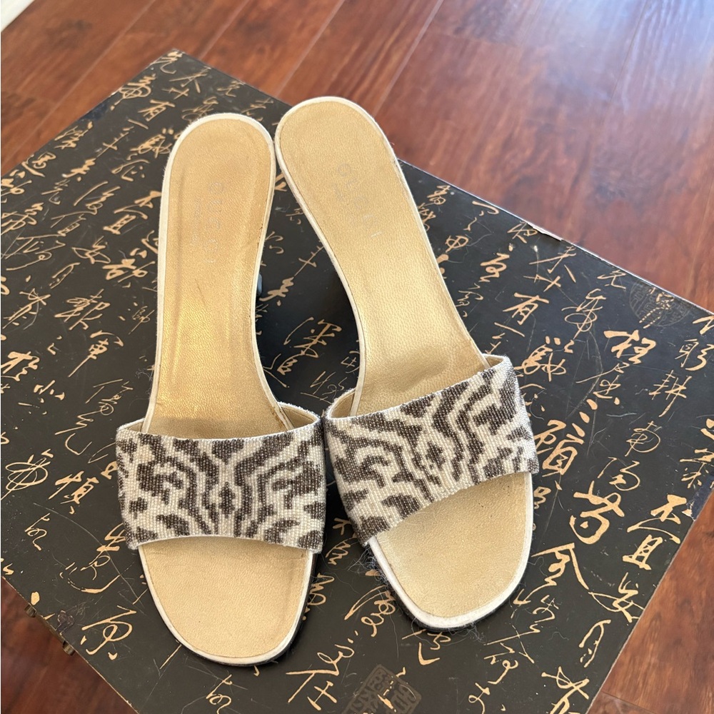 Vintage Gucci kitten heels